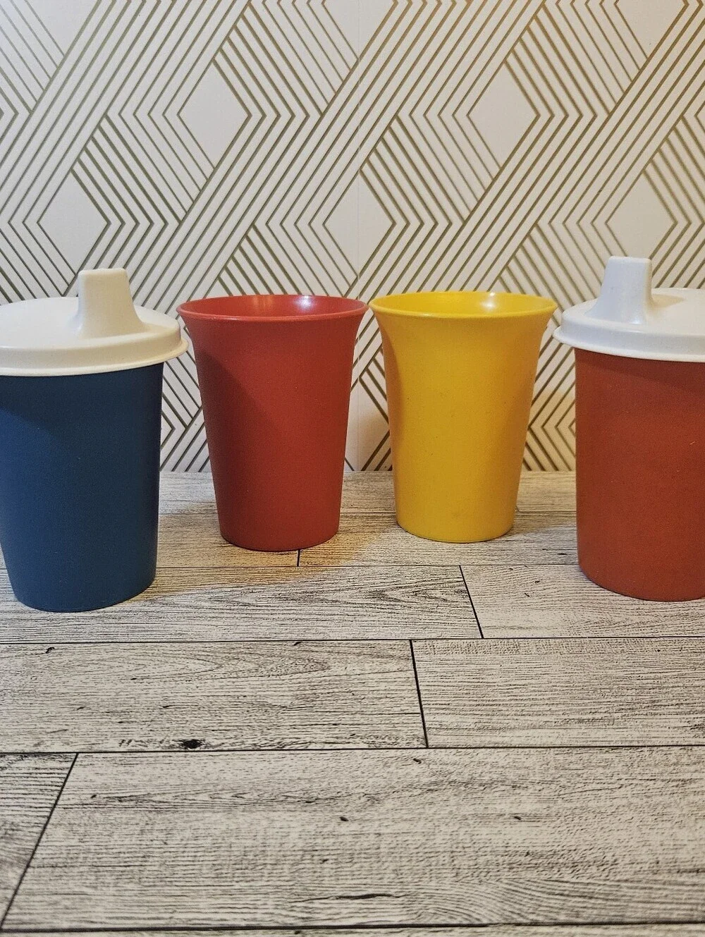 TUPPERWARE VTG 4 Piece Bell Tumblers Set  &  Sippy Cup Lids Red (2) Blue Yellow